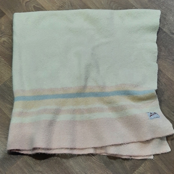 The Leeds Line Bedding Vintage The Leeds Line All Wool Blanket Pastel Colors Made In England